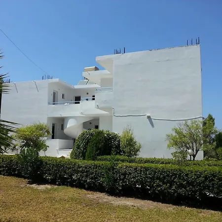 מלון Saint George Ecotel Kalavárda